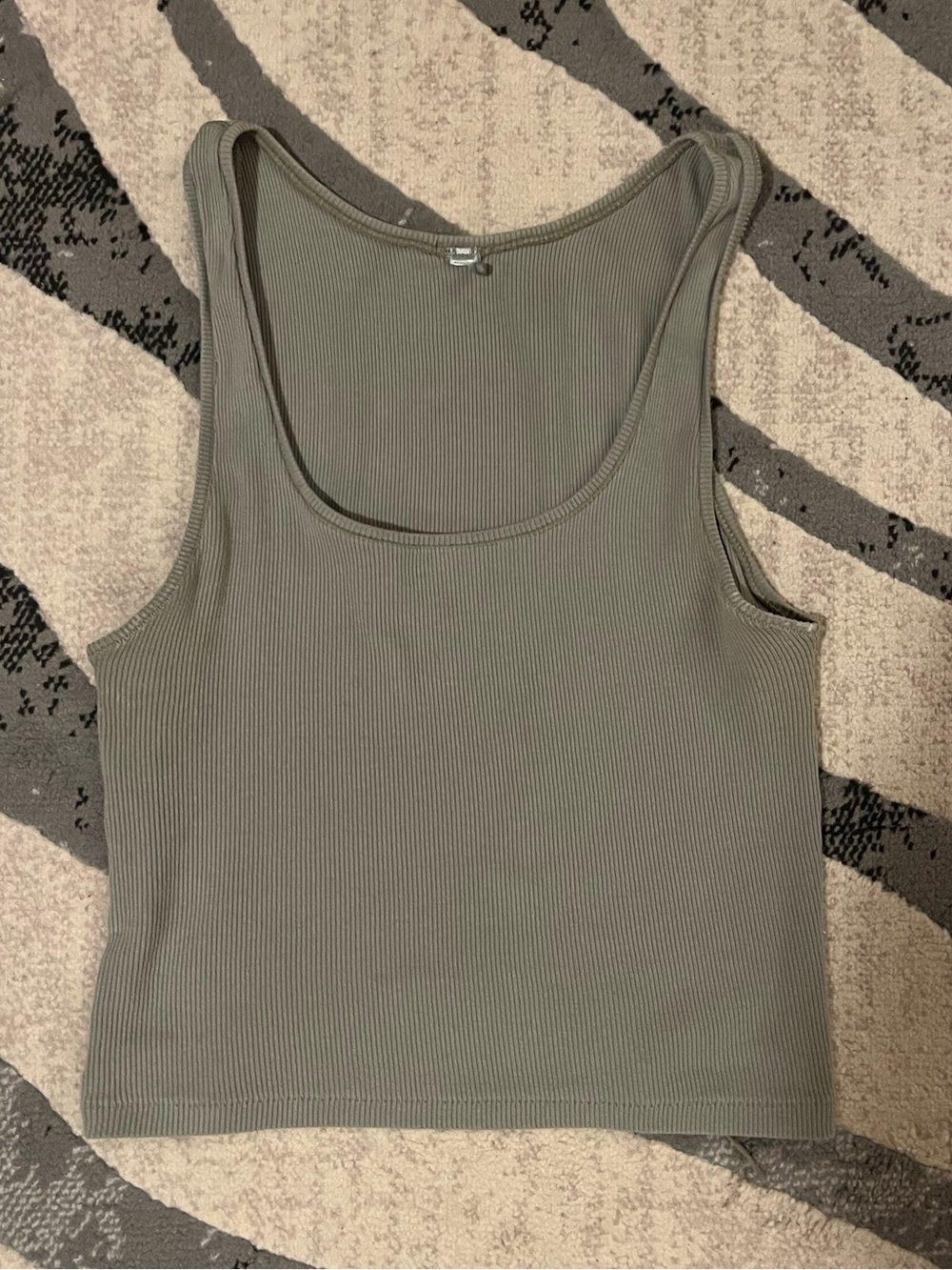Skims Cropped Rib Tank - Picture 2 of 4